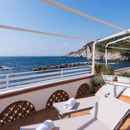 Fronte Mare Con Accesso Massa Lubrense